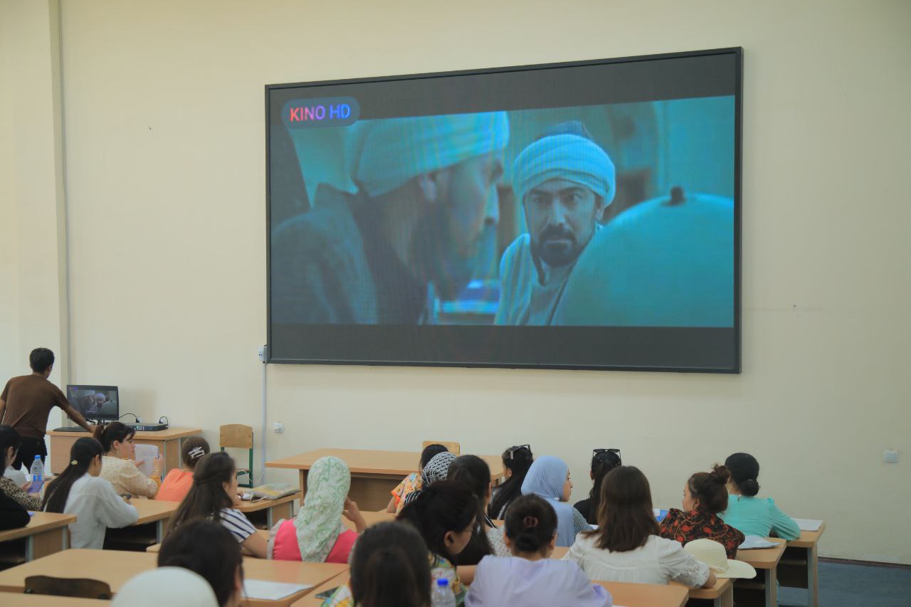 "Dolzarb 90 kunlik": Talabalar uchun “Ibrat” filmi namoyish etildi