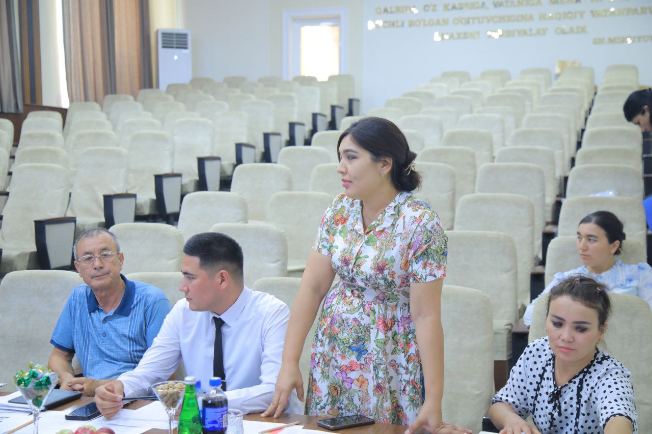 Namangan davlat pedagogika institutida Ijtimoiy fanlar fakulteti tyutorlarining hisoboti bo‘lib o‘tmoqda