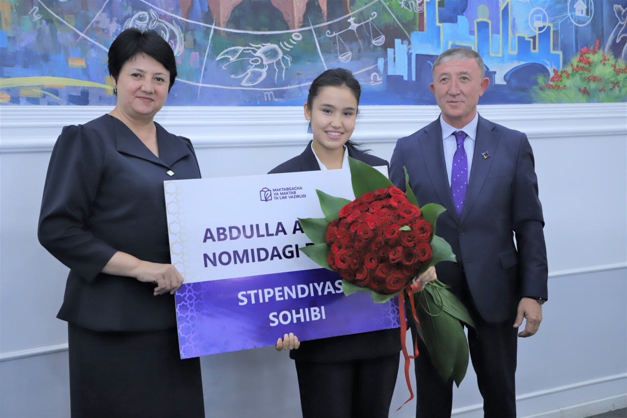 Vazir “Abdulla Avloniy” davlat stipendiyasining ilk sohibi bilan uchrashdi