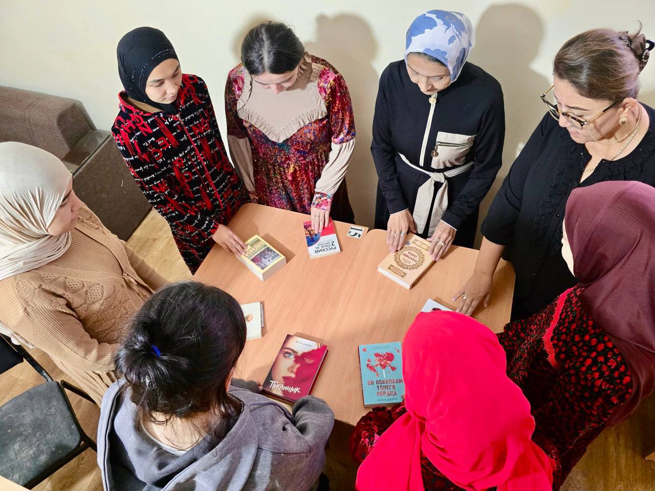 “Kitobxon qizlar” davra suhbati